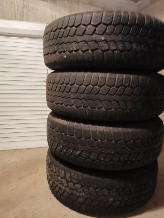 Vând set de roți de iarnă pentru Duster