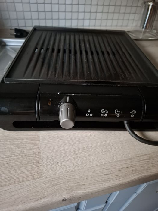 Grill Philips 2000 W, 30 x 30 cm, suprafata neaderenta