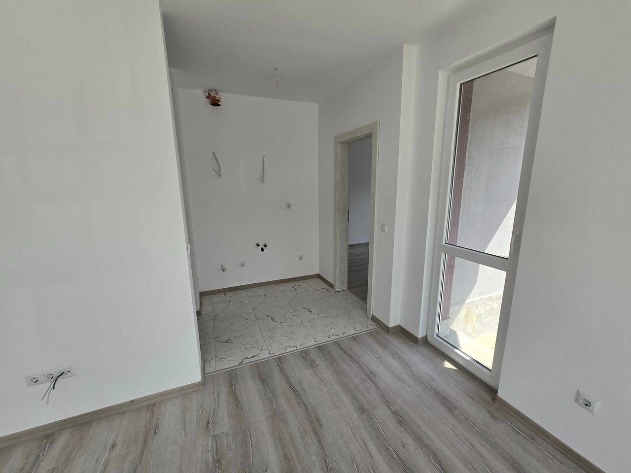 Продава се Двустаен апартамент в к.к. Слънчев бряг - 38 кв.м за 1400 €/кв.м - Снимка #1