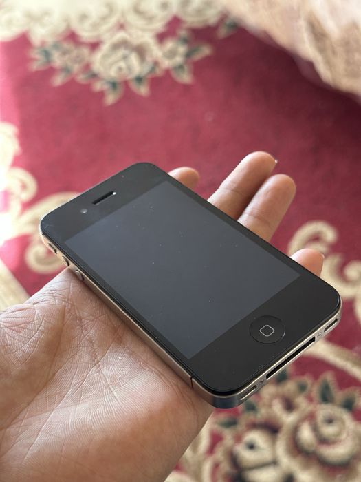 Iphone 4S IDEAL без царапин с зарядчиком