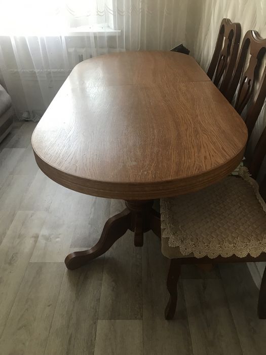 Продам стол  дубовый  раздвежной