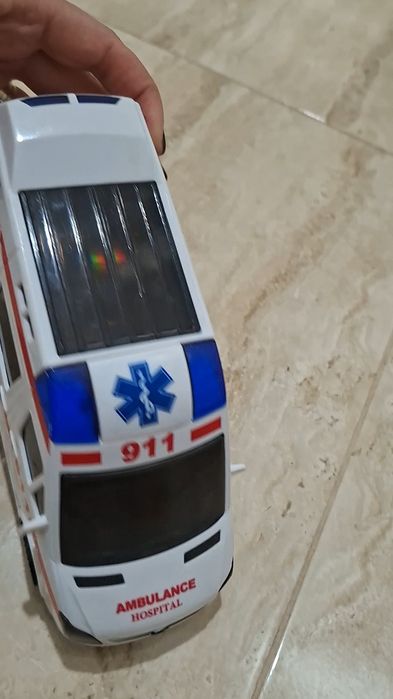 Jucărie ambulanta