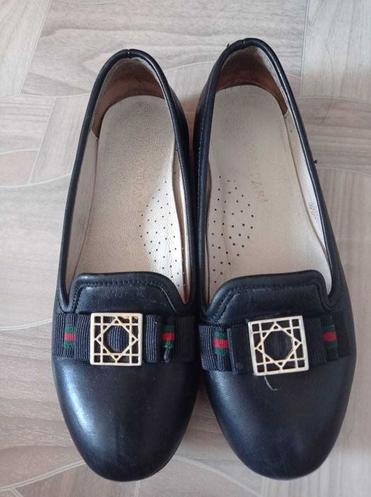 Школьные туфли продам, размер 32.