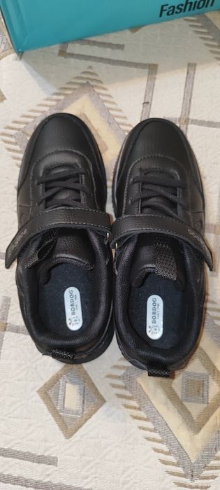 Продам новые туфли 38р