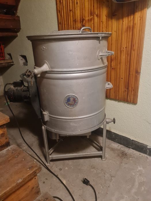 Продавам работеща ретро пералня Turna Krauß около 1930г.