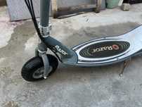 Trotineta electric Razor