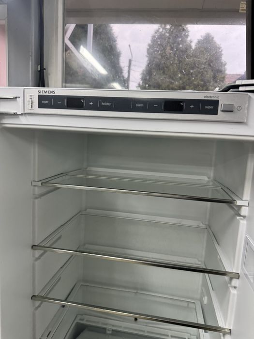 Хладилник с фризер за вграждане А+++ No frost Siemens GERMANY Гаранция