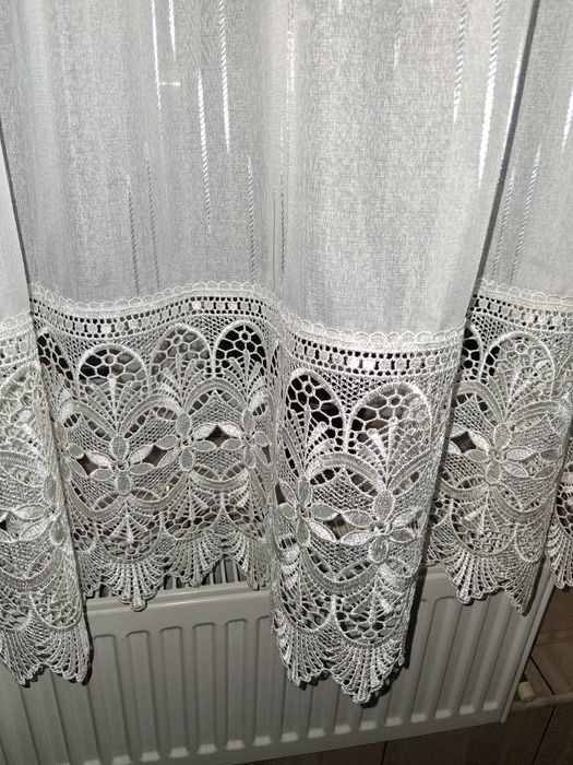 Vând perdea ,model foarte frumos