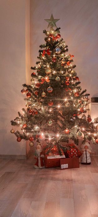 Изкуствена,зелена - Коледна елха