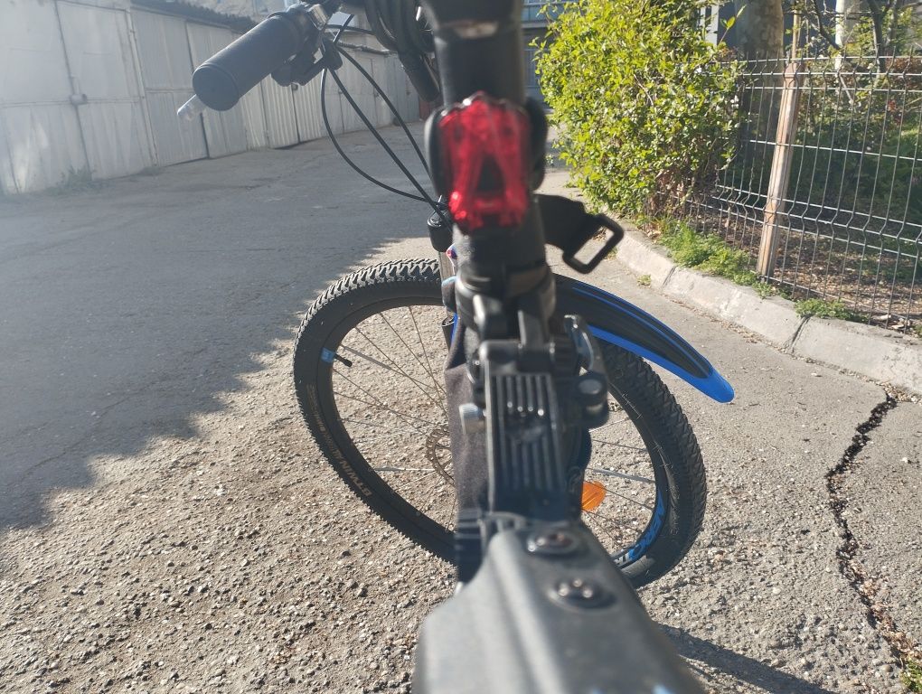 Se vinde urgent bicicletă Btwin Rockrider 520