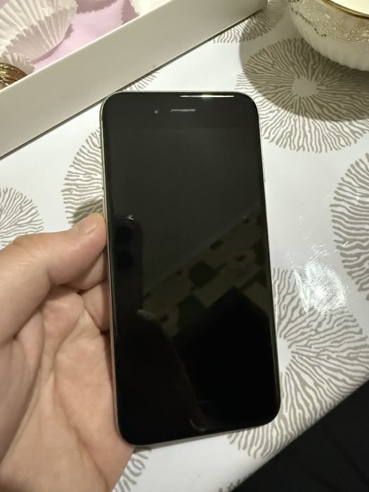 Продам айфон 6