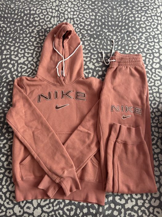 Дамски комплект Nike розов цвят