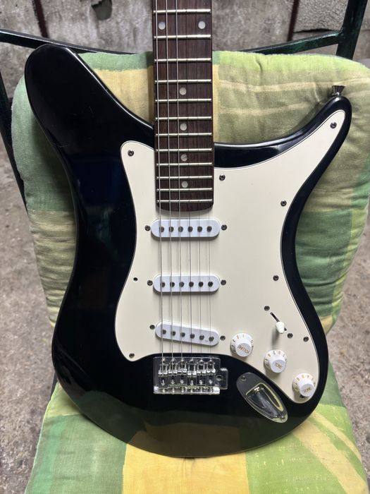 Работеща немска бас китара