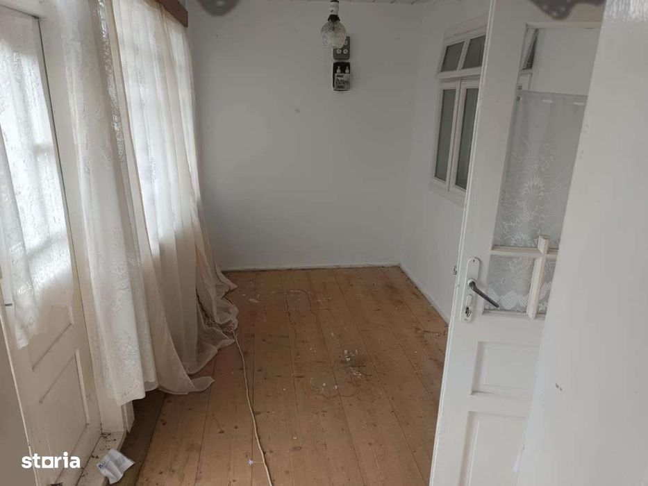 Casă + 2707 mp teren, Leorda