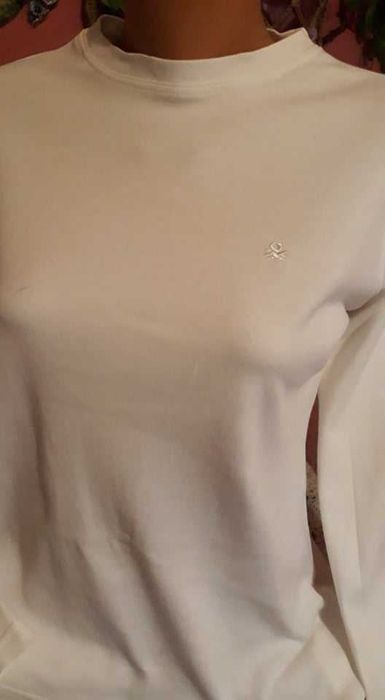 Бяла Спортна Блузка