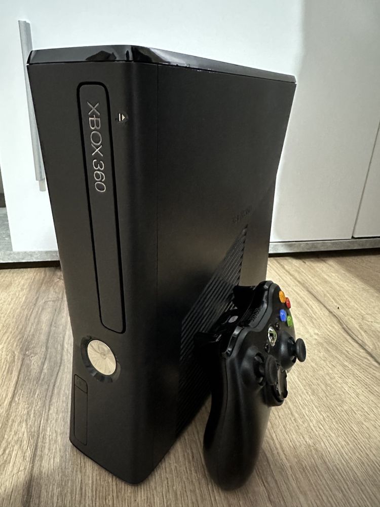 Xbox 360 Slim - 250gb - modat RGH3