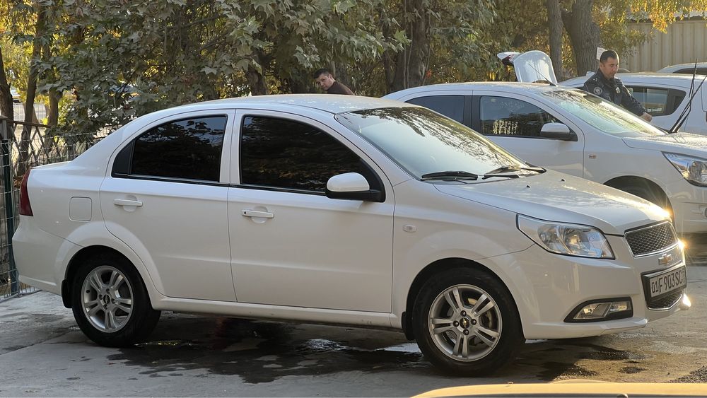 Нексия 3 сотилади, 4-позиция автомат коробка