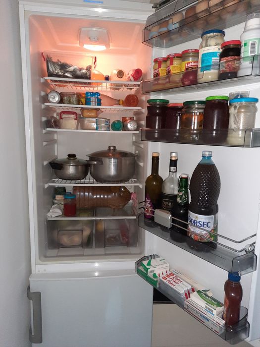 Vând combina frigorifica Arctic