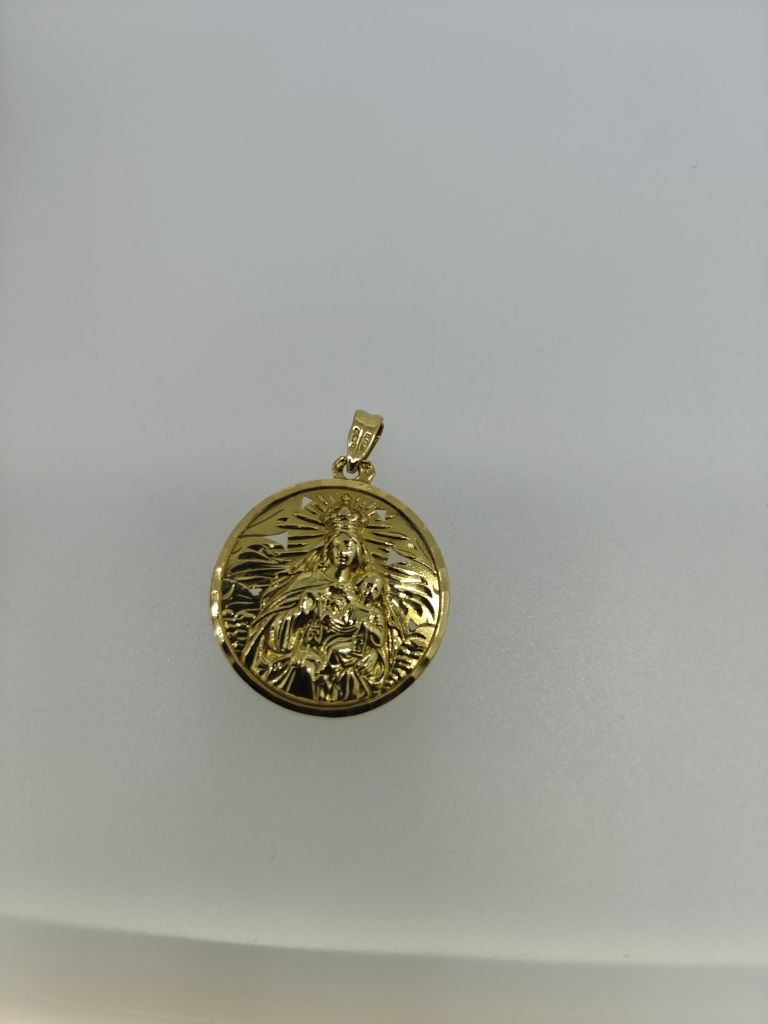 Pandantiv medalion aur 18k cu 2fete (r)