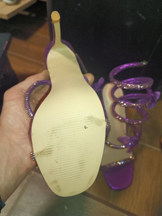 Vând sandale de ocazie