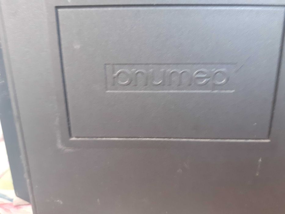 Vind magnetofon rusesc in stare buna de funcționare.