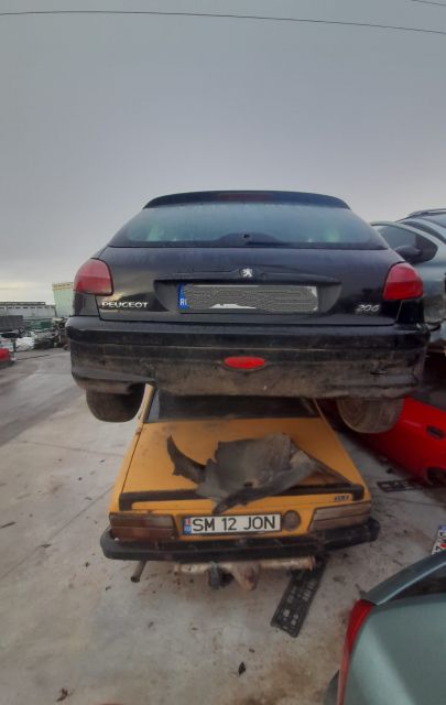 Balama capota motor dreapta Peugeot 206 prima generatie