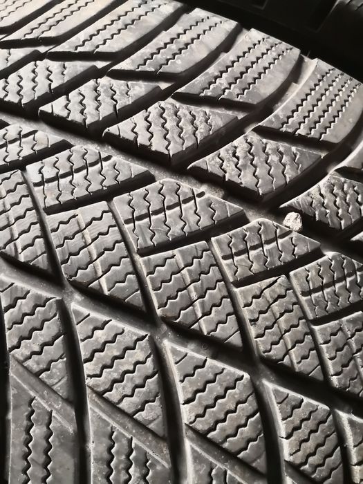 285 45 21 цола гуми Bridgestone RFT dot 18 23