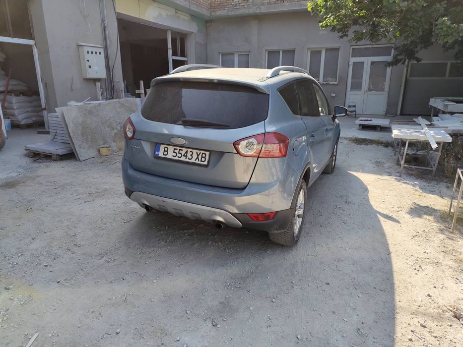 Продавам Форд Куга