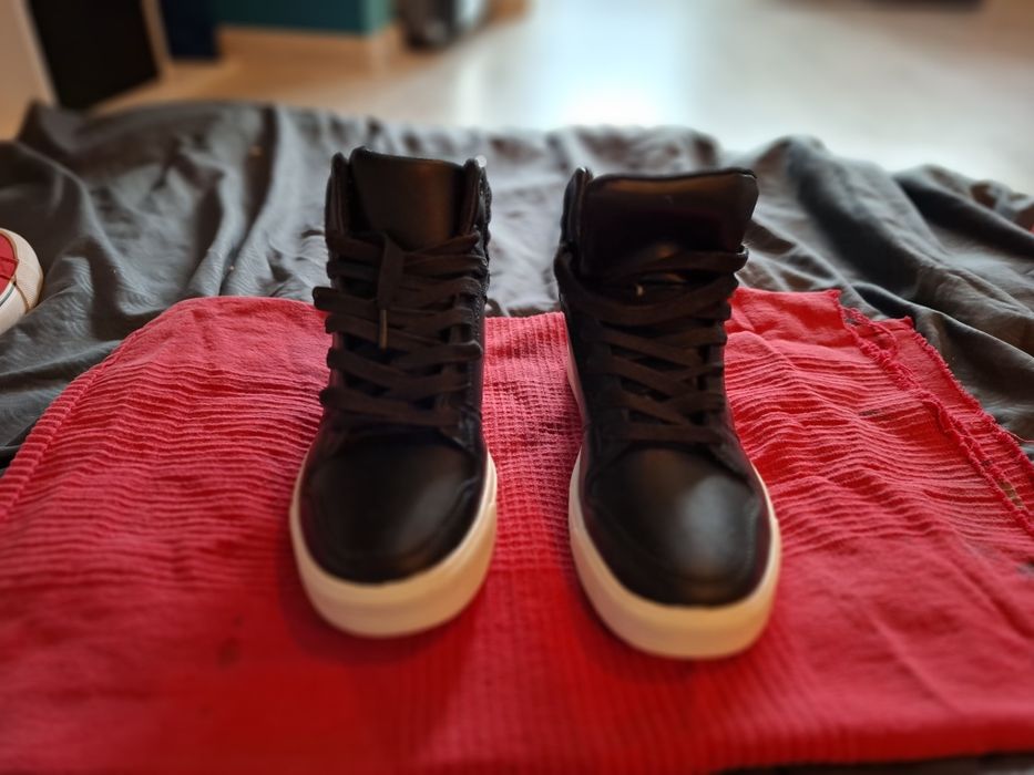 Livergy Sneakers din piele – noi, simpli și versatili