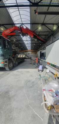 Camion cu macara Relocari utilaje/containere/materiale