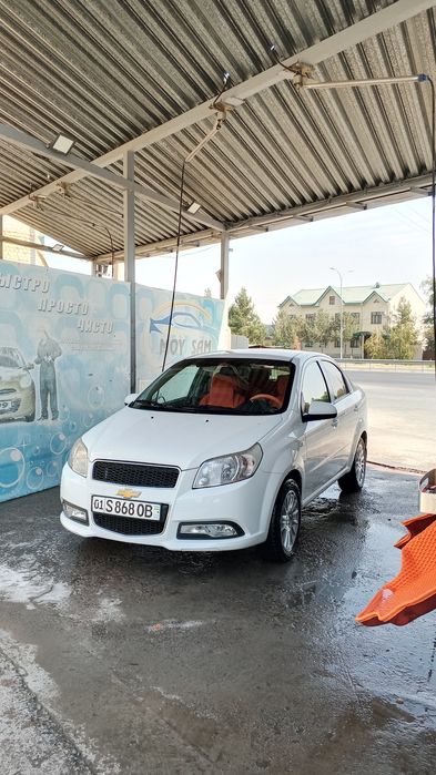 Nexia 3 avtomat sotiladi