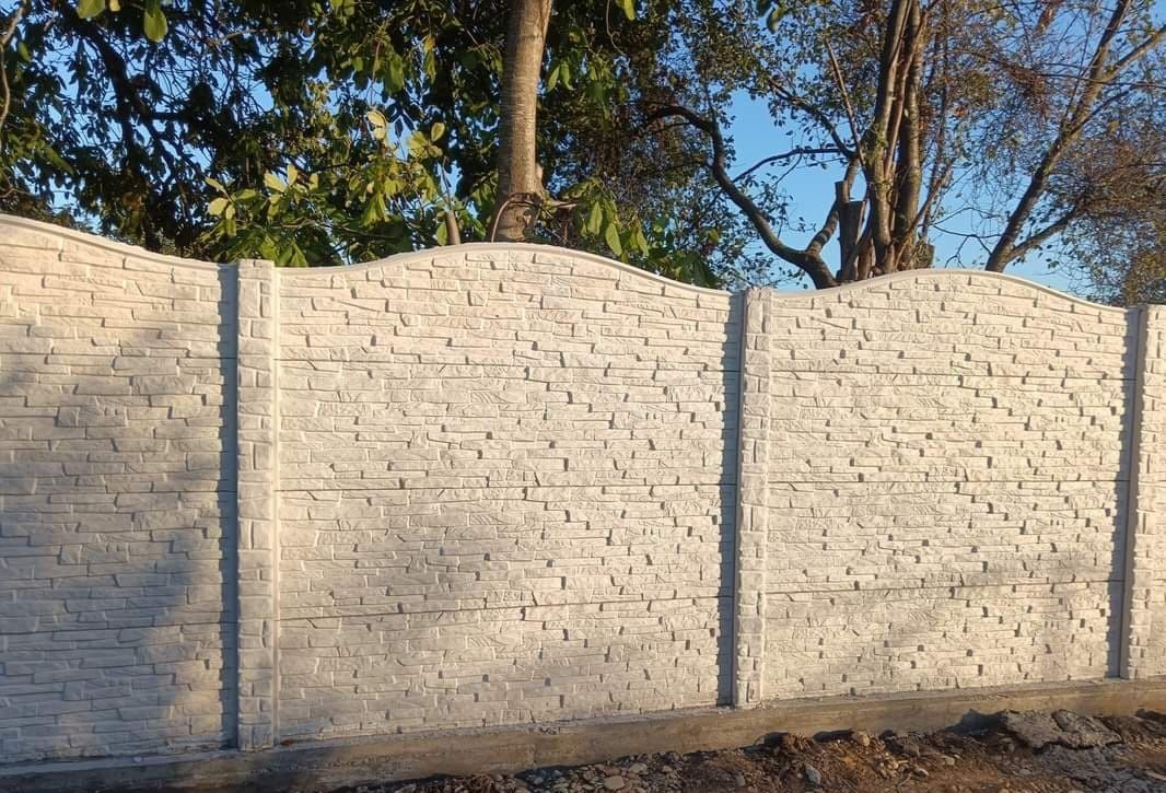 Gard din placi de beton