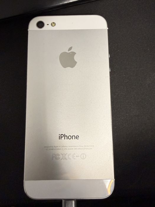 Vand Iphone 5 in stare buna