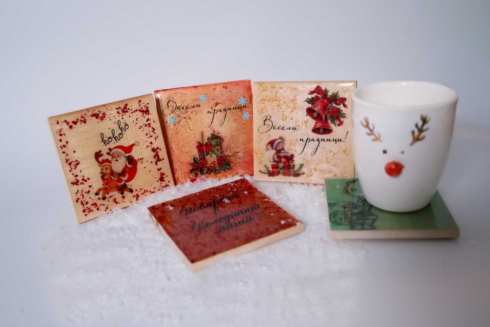 Поставка с послание от масивно дърво и смола