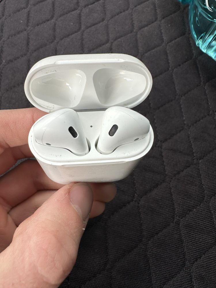 AirPods 2 Generation 2