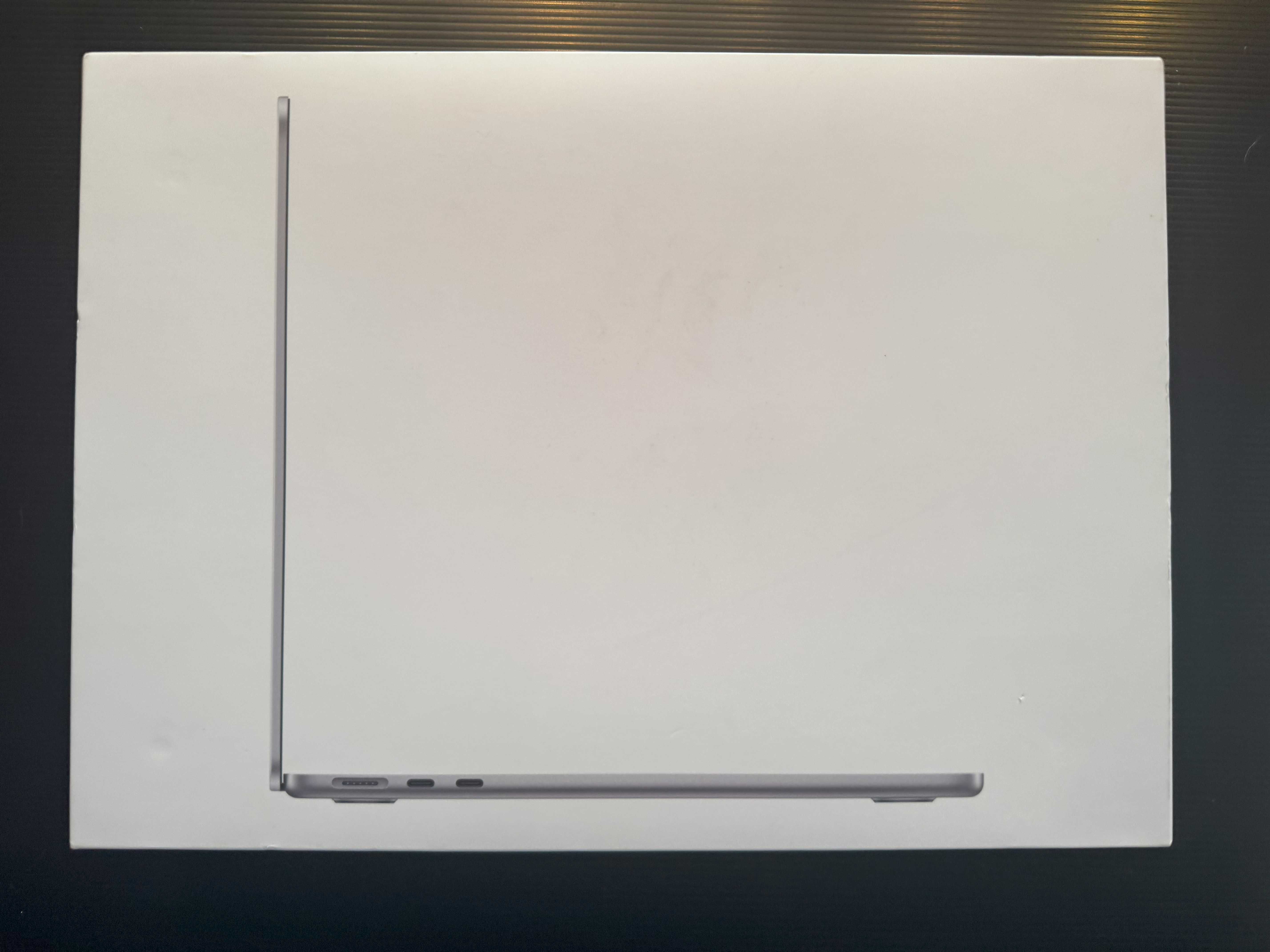 MacBook Air Silver, 13.3", 128GB SDD, 4GB RAM, WiFi