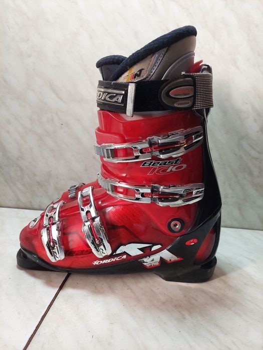 Clapari ski schi Nordica mondo 29-29,5 corespunde mărimii 43,5-44,5