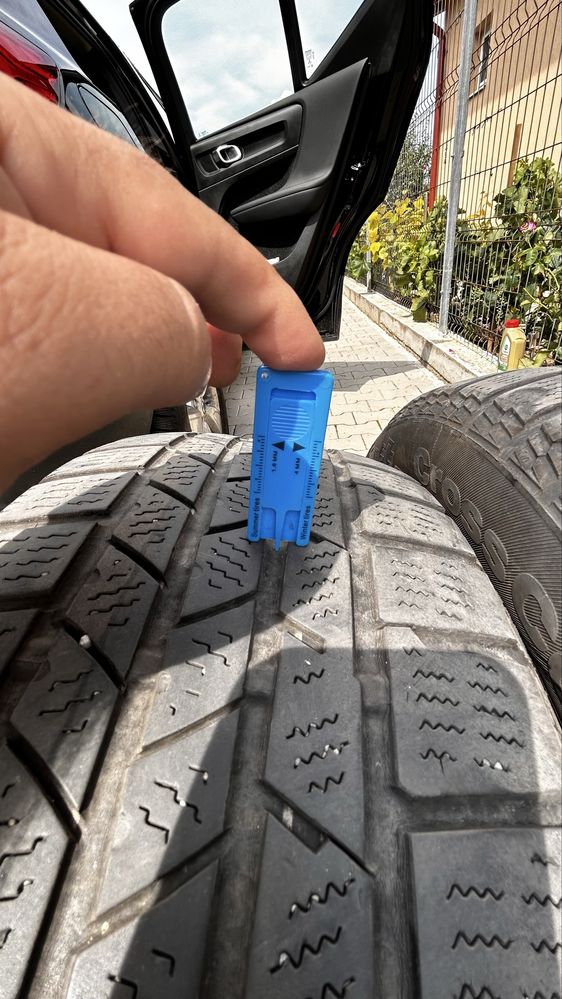 Vand 4 anvelope continental  235 60 R17