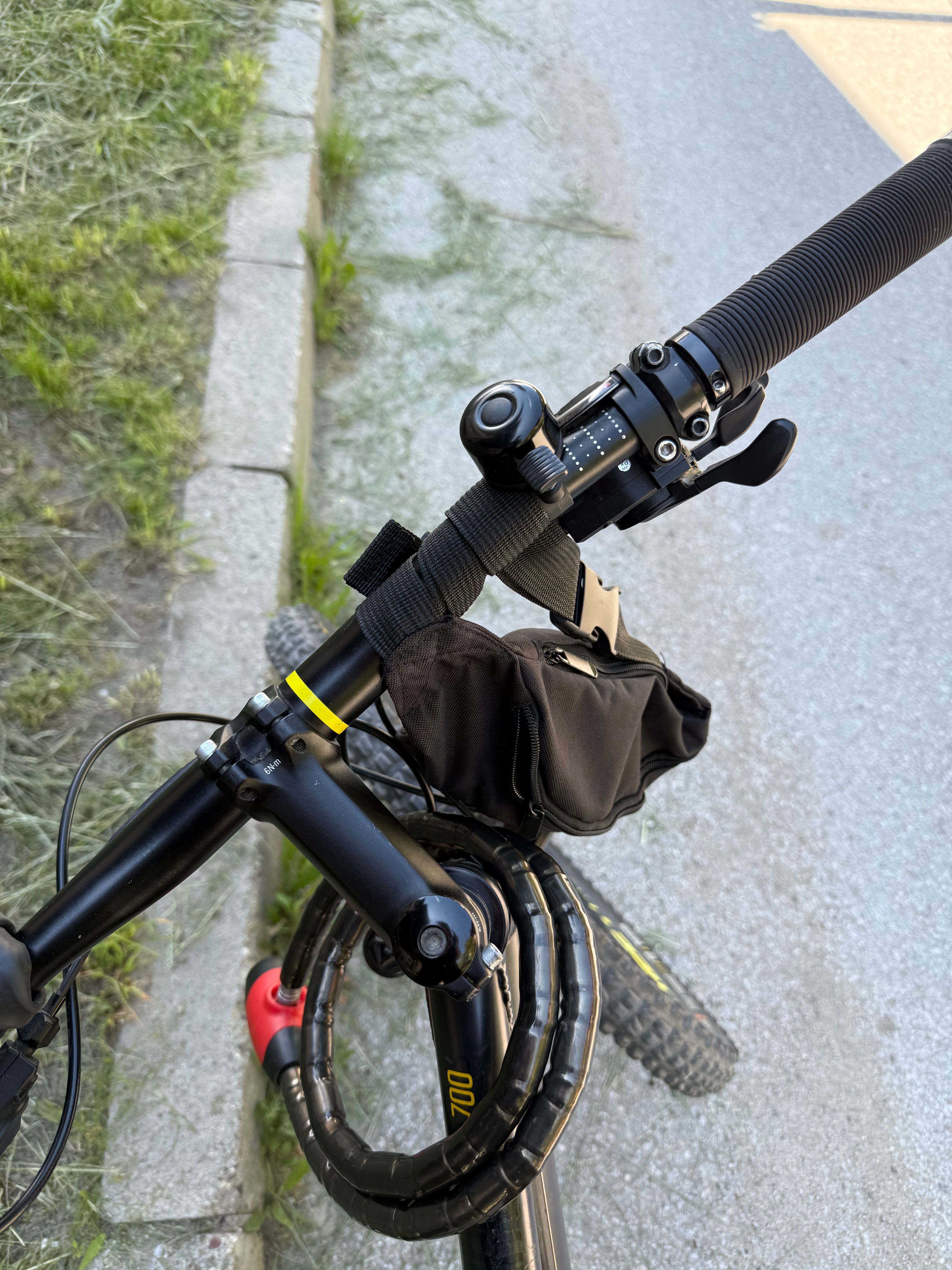 B TWIN Rockraider 700 S Downhill