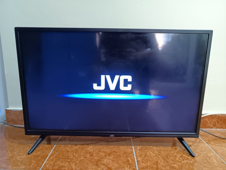 Televizor JVC 80 cm SMART FULL HD•Amanet Lazar Crangasi•52738