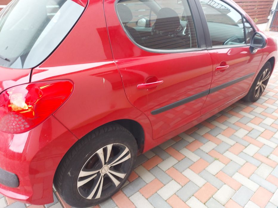 Peugeot 207 din România cumpărat din reprezenta