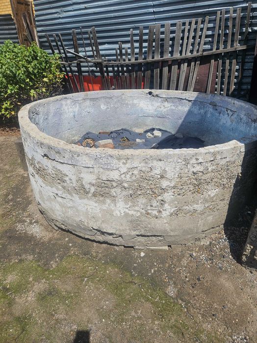 Отдам бесплатно бетонное  кольцо