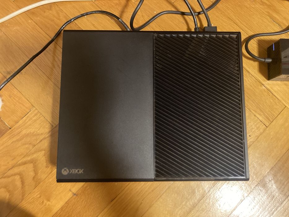 Xbox One 512GB + manetă