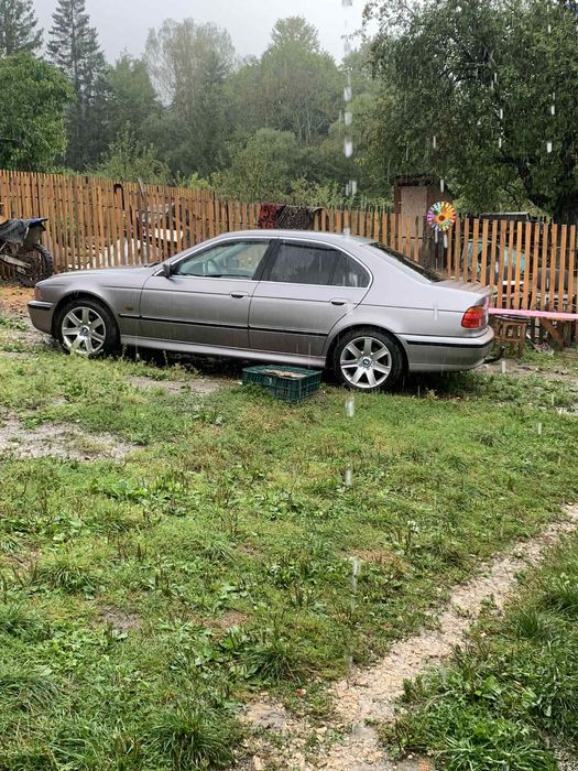 Vand BMW 5000lei sau schimb