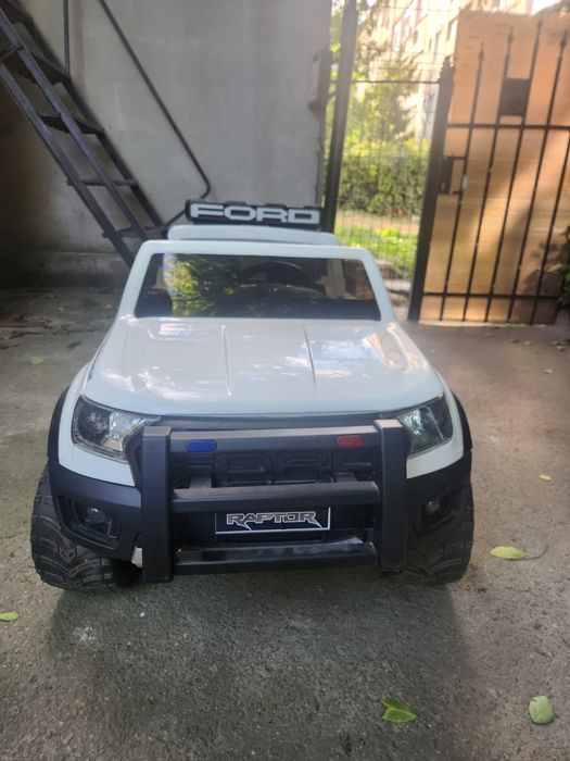 Masinuta electrica pentru copii de pana la 7 ani