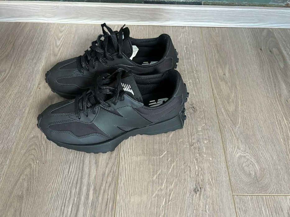 New Balance 327 Unisex NOI negri marimea 39