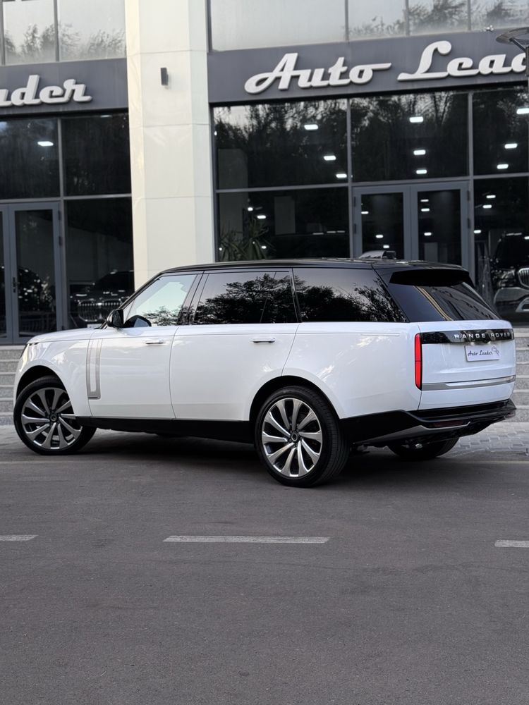 Range Rover Autobiography P530 LWB