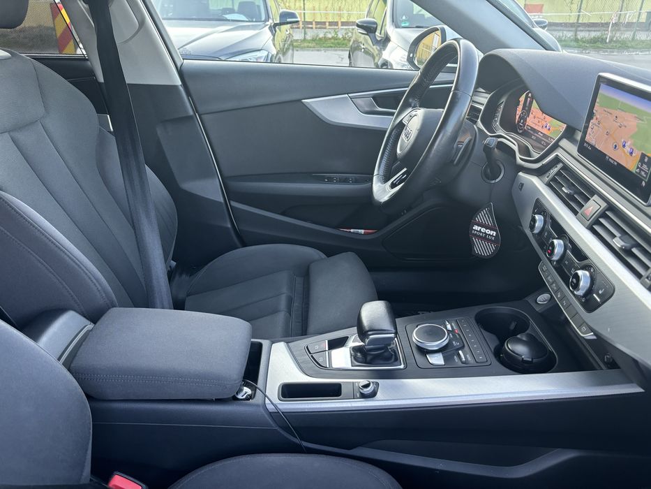 Audi A4 stronic 150cp virtual cockpit