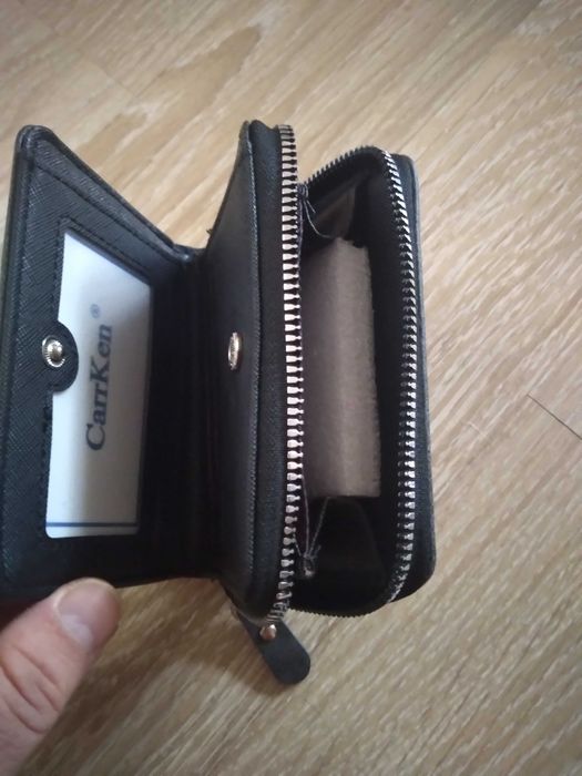 Ново Мъжкo портмонe