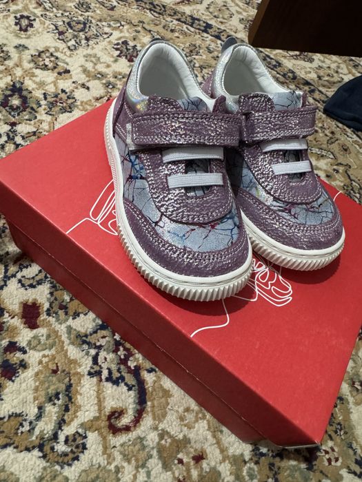 Новые кроссовки 22 размер для девочки